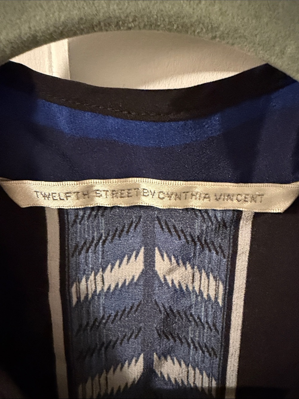 Twelfth Street by Cynthia Vincent Boho Geometric Silk Blouse Blue Black Size M - Picture 2 of 7